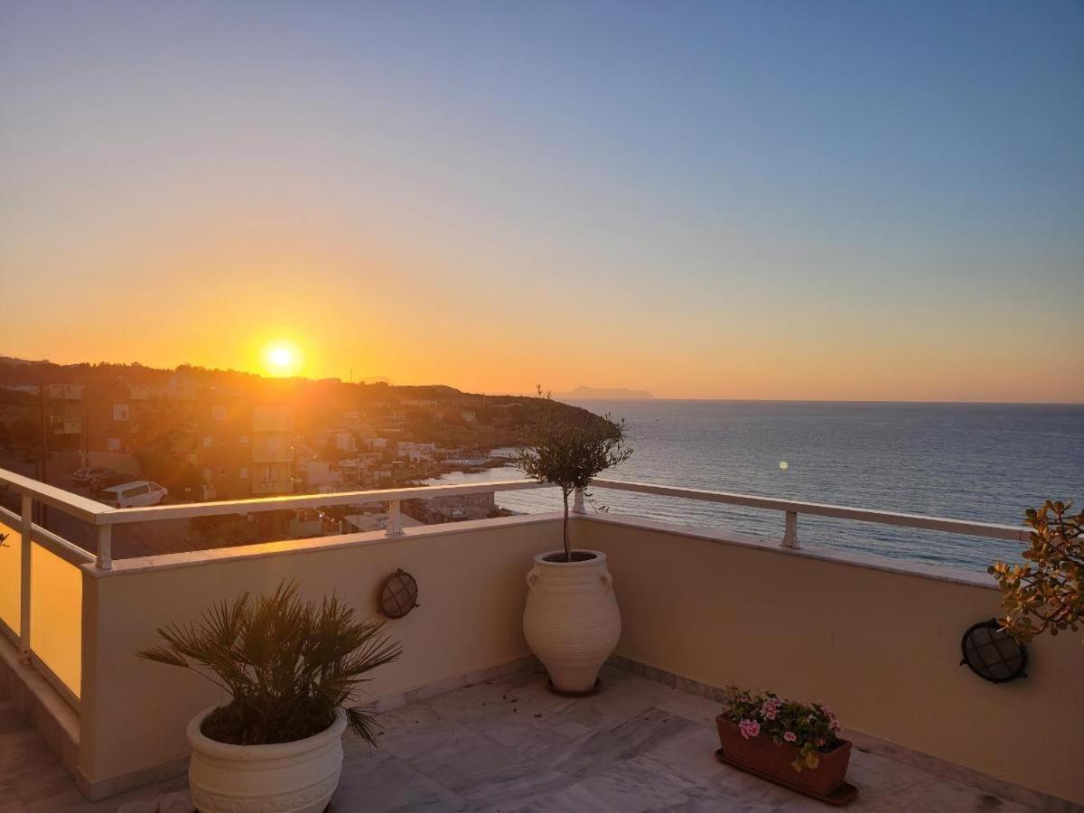 העיירה רתימנו Seaview Flora'S Luxury Apartment-300Meters From The Beach מראה חיצוני תמונה